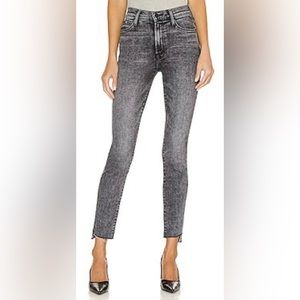 MOTHER Stunner Zip Ankle step fray